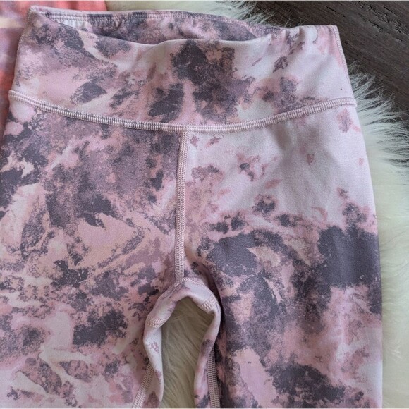 ATHLETA GIRL HIGH RISE CHIT CHAT LEGGINGS Moonstone Purple Tie-Dye S Small 7 - Picture 7 of 9